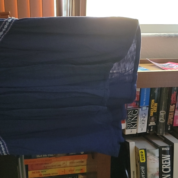 Blue Knox Rose V-neck Blouse - Picture 2 of 8